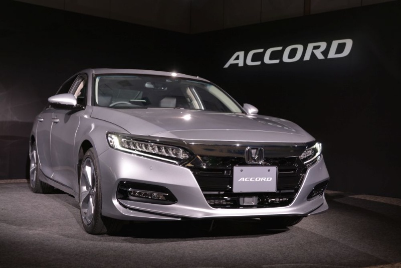 ホンダ新型アコード 歩行者安全を考慮したバンパー形状 日経クロステック Xtech