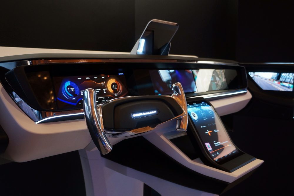 「Exynos Auto V9」を使ったIVIシステム。「CES 2019」に出展していた（出所：サムスン電子）