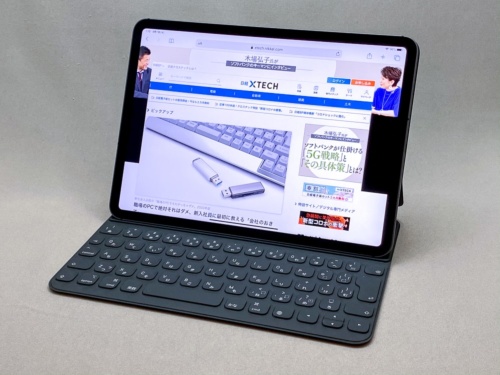 写真1●11インチiPad Pro（第2世代）。別売のキーボードを装着している