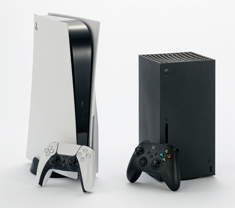 次世代ゲーム機頂上決戦、大サイズを許容しコストを優先したPS5 日経