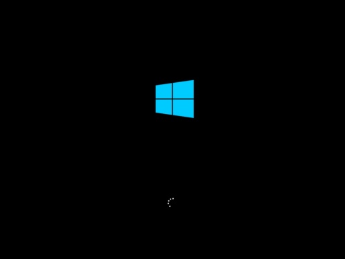 パソコンを起動するとWindows 10のロゴの下に「くるくる」回る表示が見られる。これがいつまでも終わらないときは、Windowsの起動処理に不具合が生じている可能性が高い。スタートアップ修復を試すには、この「くるくる」が回っているときにパソコンを強制終了（電源ボタン長押しなど）させる。この操作をもう一度行う