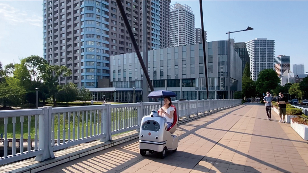 ZMPがロボットタウン計画の一環で実施する、東京都中央区での1人乗り自動運転ロボット「RakuRo（ラクロ）」の走行実験
