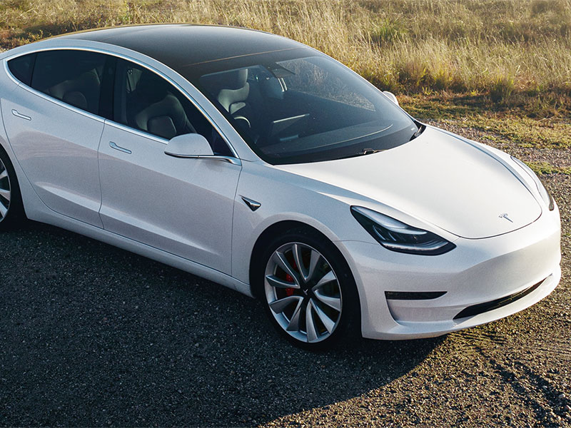 常識超えるテスラ、自前チップは驚くほど単純