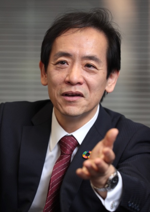 NTTの渋谷直樹副社長。民営化一期生である1985年に入社。NTT東日本の設備畑が長く、2020年6月にNTT持ち株の副社長に就任した