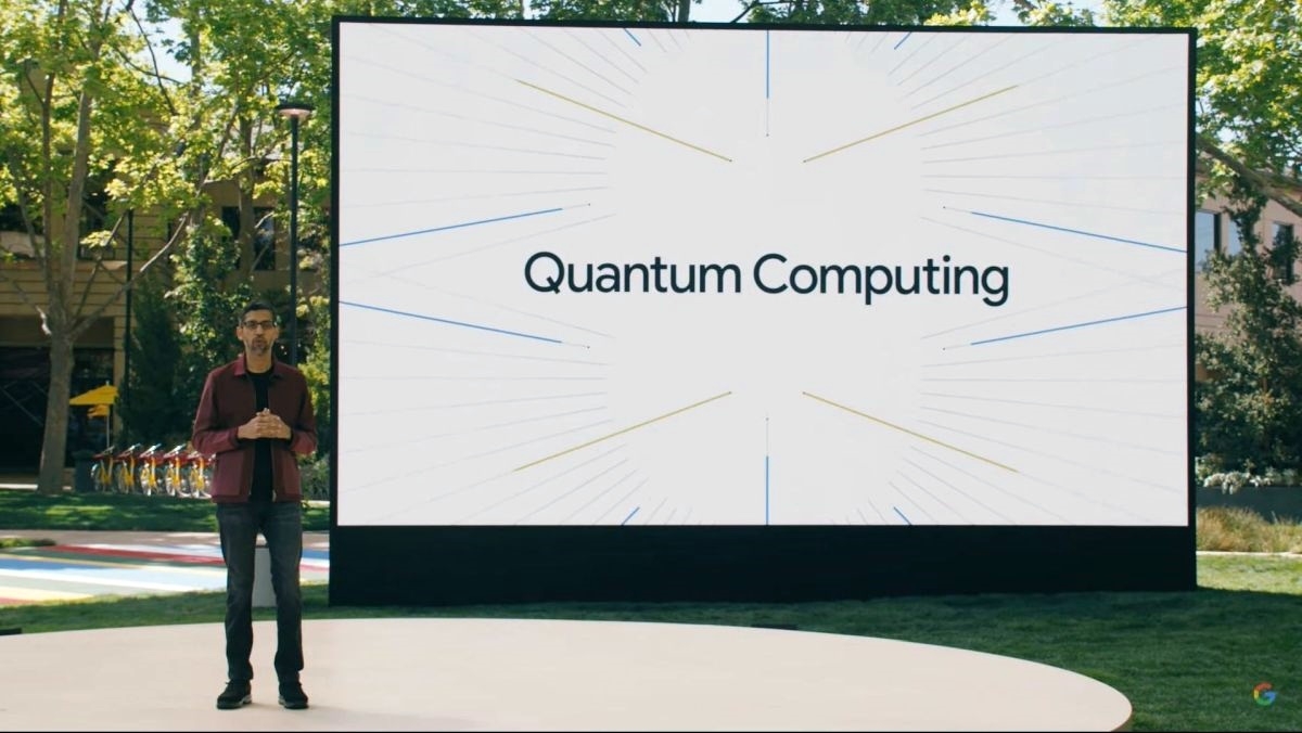Google I/O 2021の基調講演で量子コンピューターの取り組みを紹介するピチャイ氏 （出所：Google I/O 2021の基調講演の公式動画からキャプチャーしたもの）