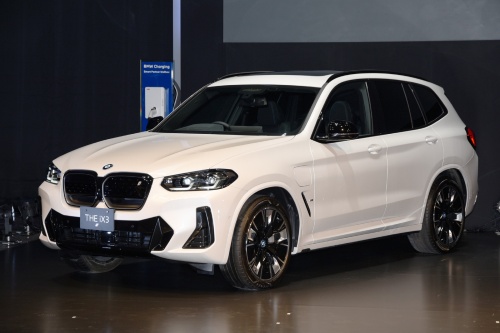 図2　BMWの新型EV「iX3」
