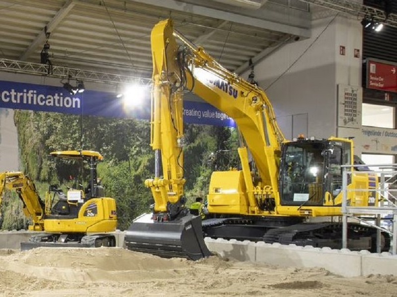 コマツ　住友建機　クボタ　カタログ コマツ カタログ - メルカリ