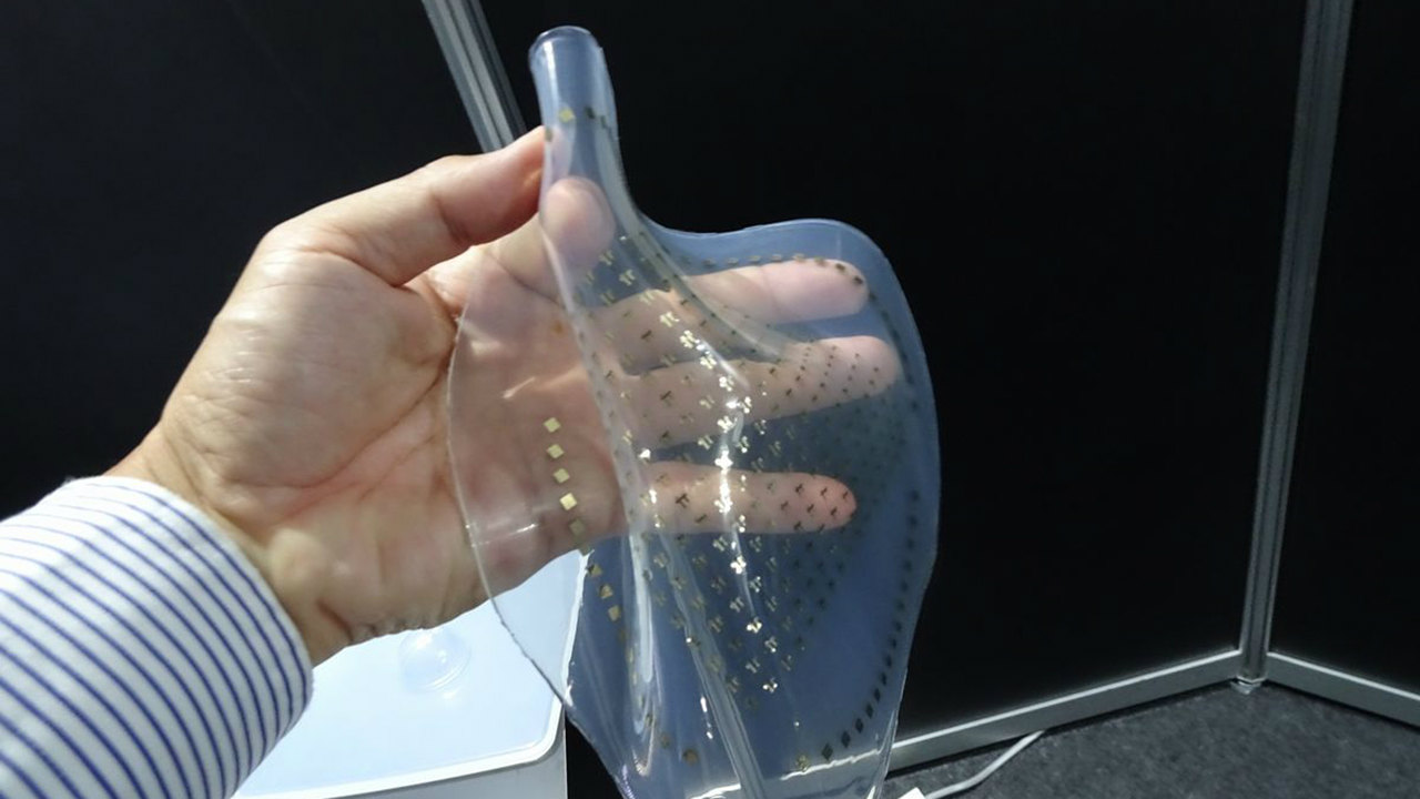 NHK技研がディスプレーの未来技術、超フレキシブルや視域広い裸眼3D