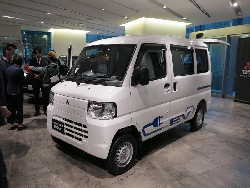 三菱自が商用軽EVを大幅改良、価格を据え置き航続距離は35％増 | 日経