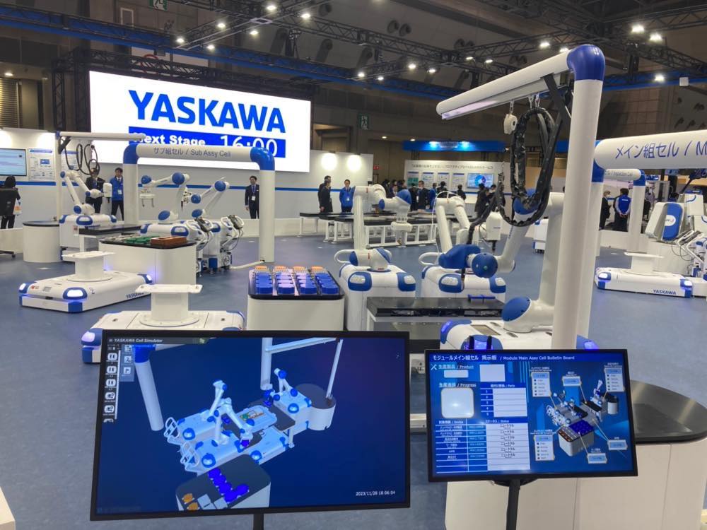 図2　YASKAWA Cell Simulatorを活用した生産セルの展示