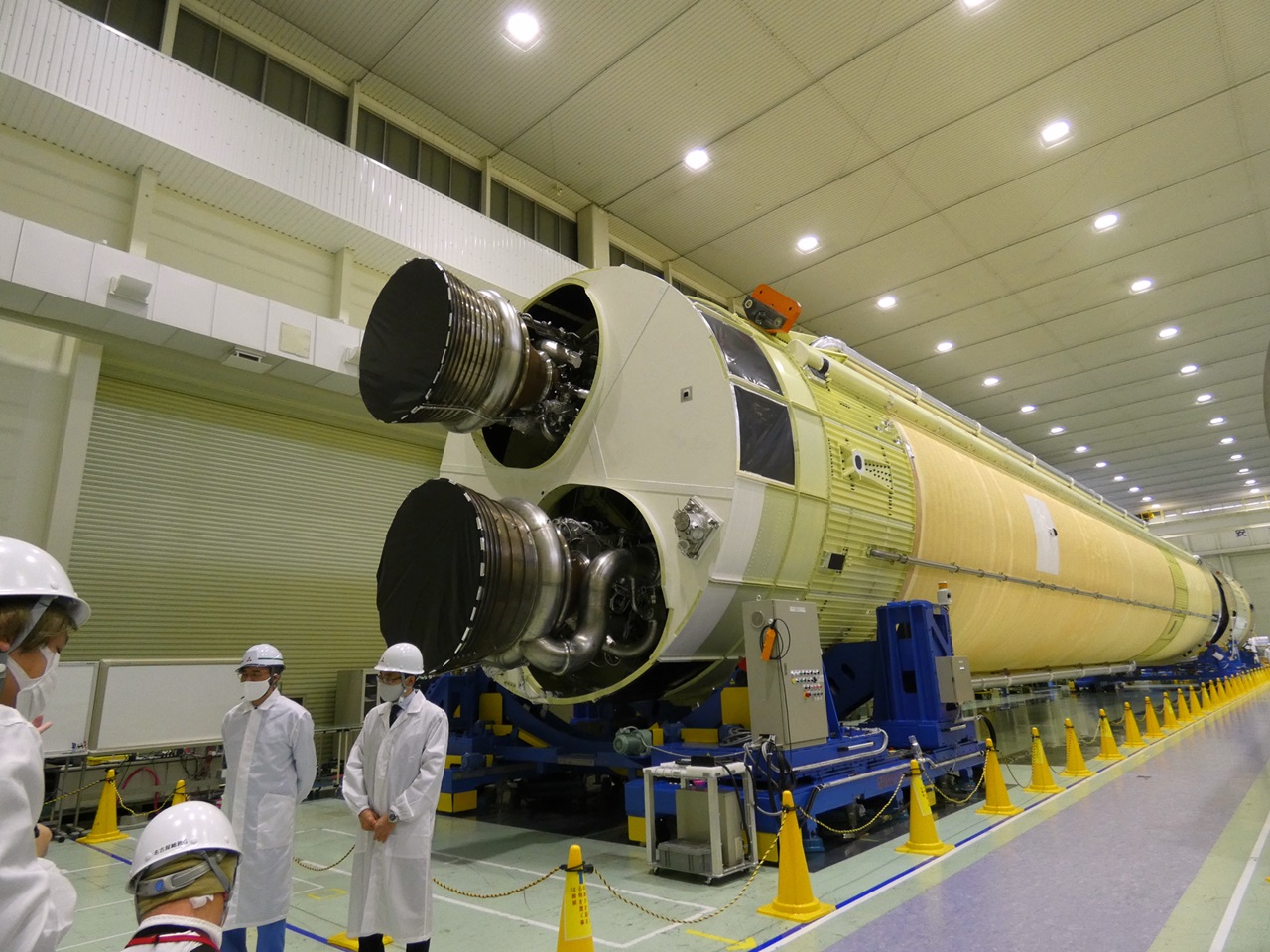 三菱重工がH3ロケット公開、写真で伝わる実機の迫力 26日種子島へ（3