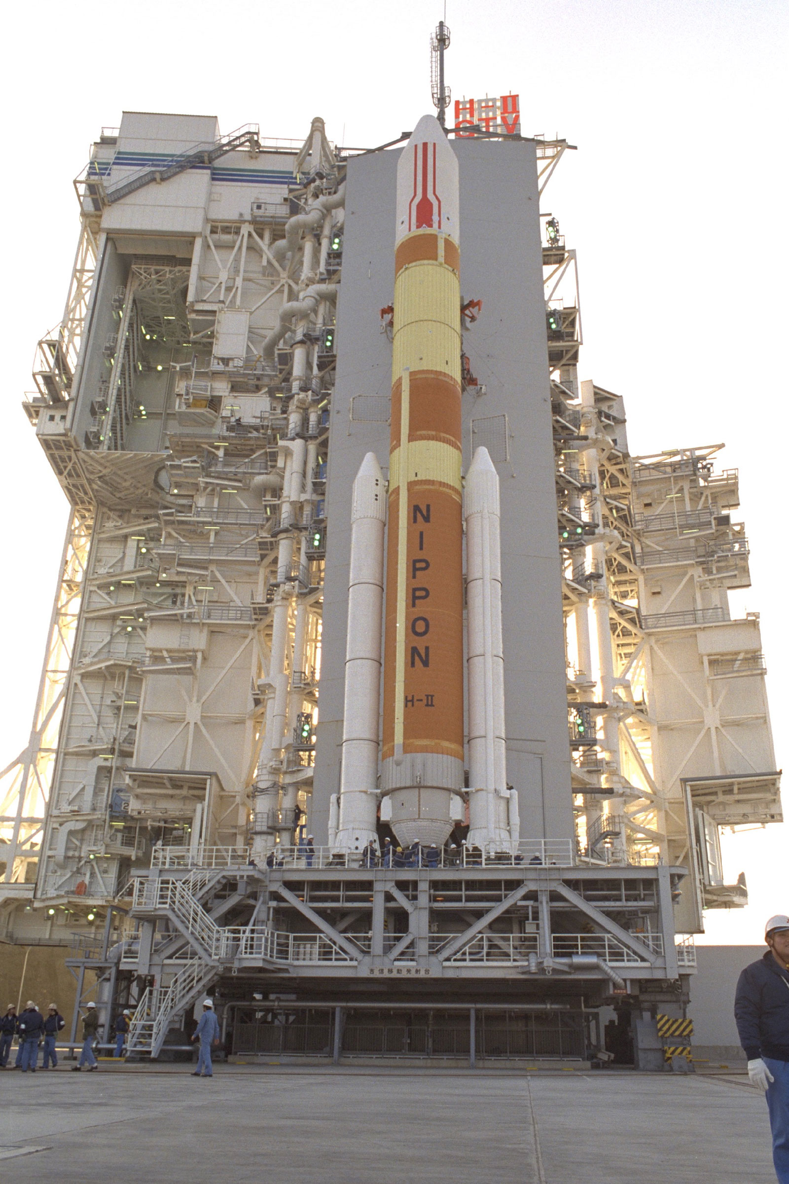 H3ロケットの立ち姿を射点で初公開、写真で見る実機の全貌（2ページ目