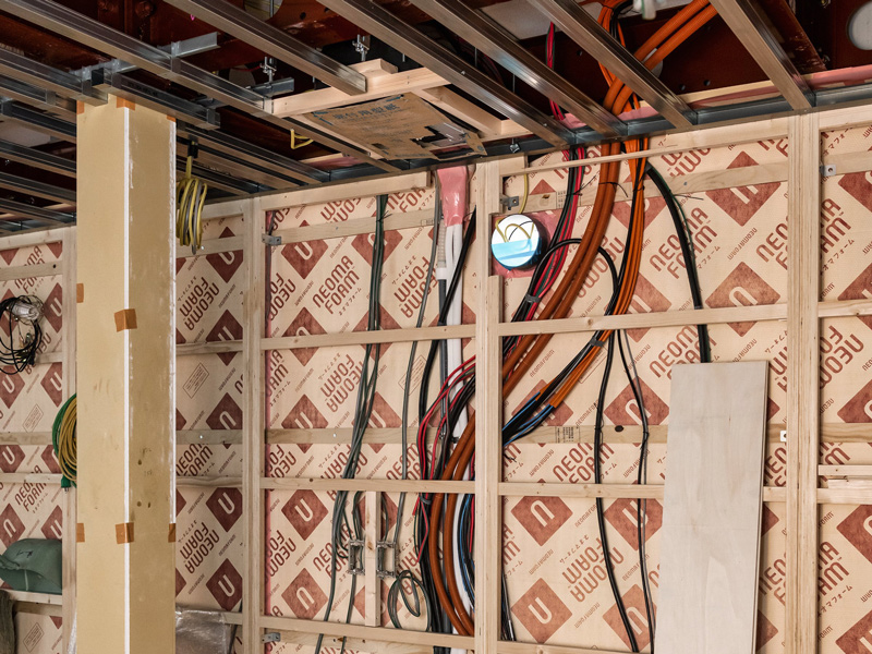 自宅サーバー室の救世主はダイキン！10ギガイーサと無線AP用の配管で悩む