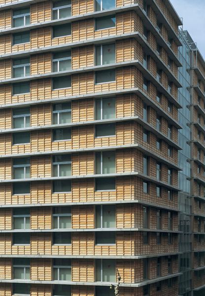 無垢のスギ材で覆って街ににぎわい 日経クロステック Xtech