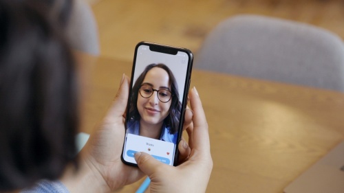米Warby Parkerのアプリケーションが備えるAR試着機能「Virtual Try-On」