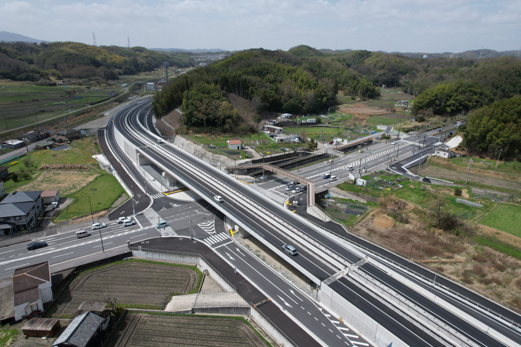 全線開通が待たれる学研都市連絡道路、近畿3府県をつなぐ地域高規格