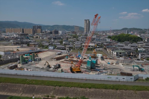 枚方トンネルの出入り口付近の工事の様子。ここには換気所と公園が整備される予定だ(写真:生田 将人)