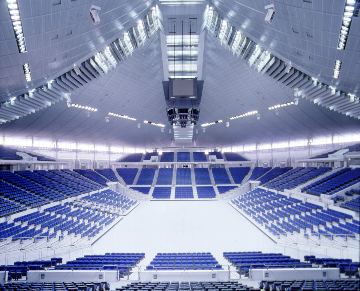 シンガポール・インドア・スタジアム（シンガポール）。1989年竣工。設計を丹下健三＋都市・建築設計研究所が手掛けた（写真：丹下都市建築設計）