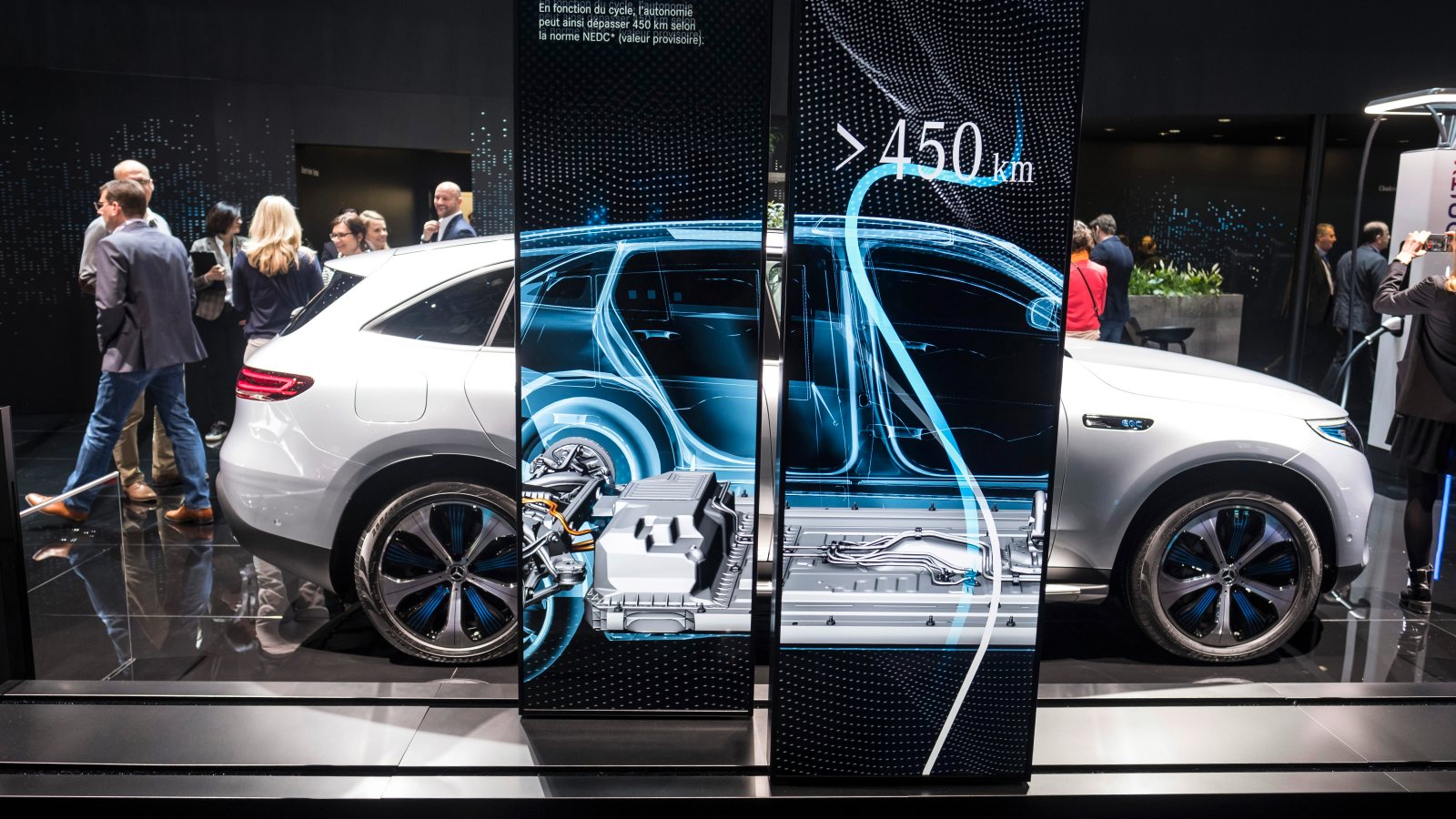 電気自動車（EV）が普及すれば、いずれ使用済みリチウムイオン電池が大量に出てくる。リユース（再利用）されるものもあるが、最終的にはリサイクルすることになる。欧州連合（EU）は域内の電池サプライチェーンの構築にリサイクルを活用する構想を描く。（出所：Daimler）