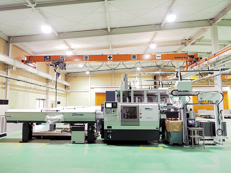 中国にコスト競争で勝つ工場　加工から検査・箱詰めを完全無人化