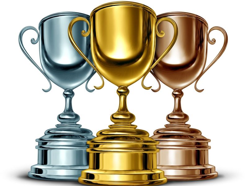 ベンダー資格の保有者数トップはOracle、差を詰めた2位が2022年は逆転か