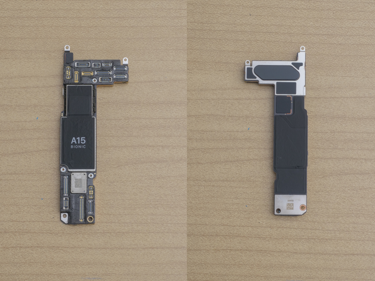 iPhone 13を分解 カメラはminiと完全共通、中身は前世代に類似（3