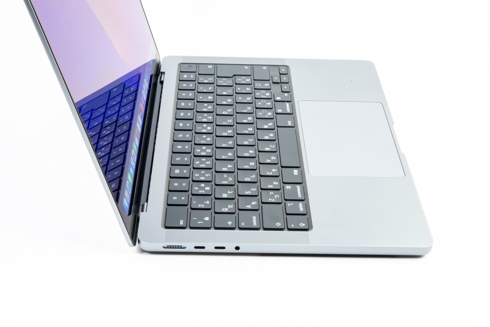 MacBook Pro16本体 バックライト付きキーボード 拡張アダプター付き