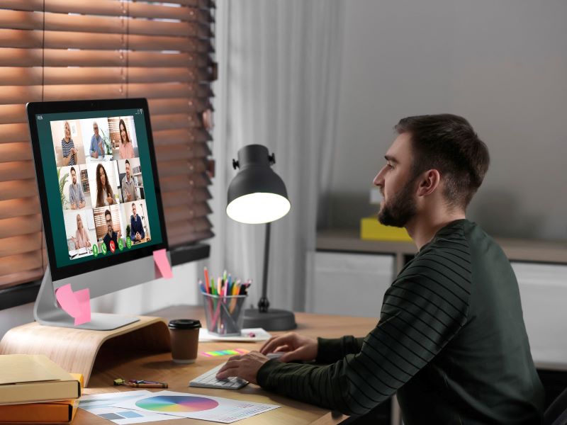 テレワークの生産性ワーストは意外な結果に、勤め先の規模別に分析してみた