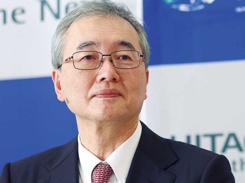 日立・小島社長が挑む二刀流、2022年を成長の10年の始まりに