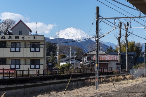 JR御殿場線の松田駅付近で撮影。富士山の噴火で発生した溶岩流が到達する可能性がある（写真：日経クロステック）