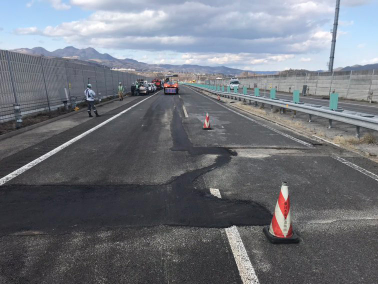 応急復旧が完了した東北自動車道の国見IC—白石IC間の下り線（写真：東日本高速道路会社）