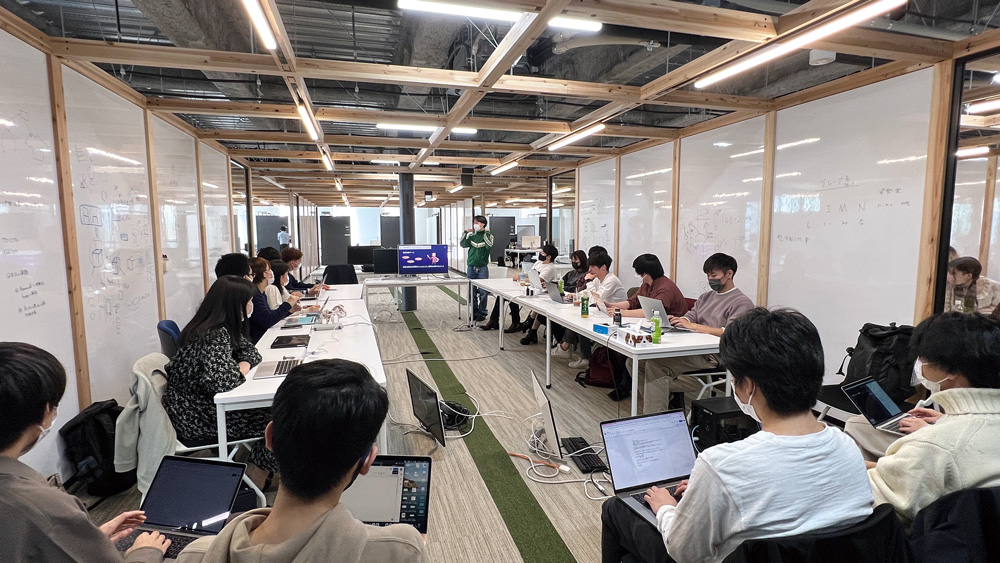 学部専用の研究エリアでの「未来創造プロジェクト」の授業（写真提供：武蔵野大学）