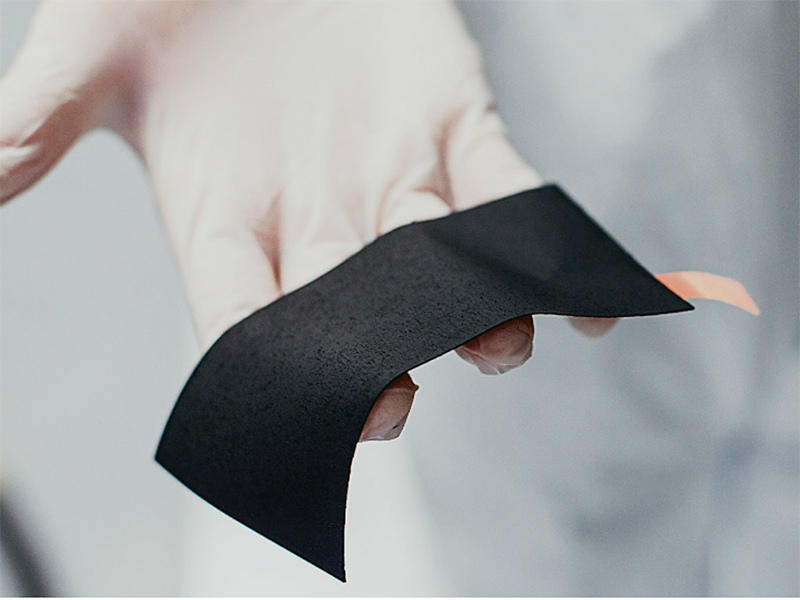 テスラやVWが液系LIBに注力、ドライ電極が切り札へ