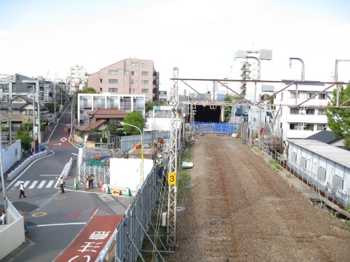 線路が撤去された後。現在はシモキタ雨庭広場がある区間（写真：小田急電鉄）