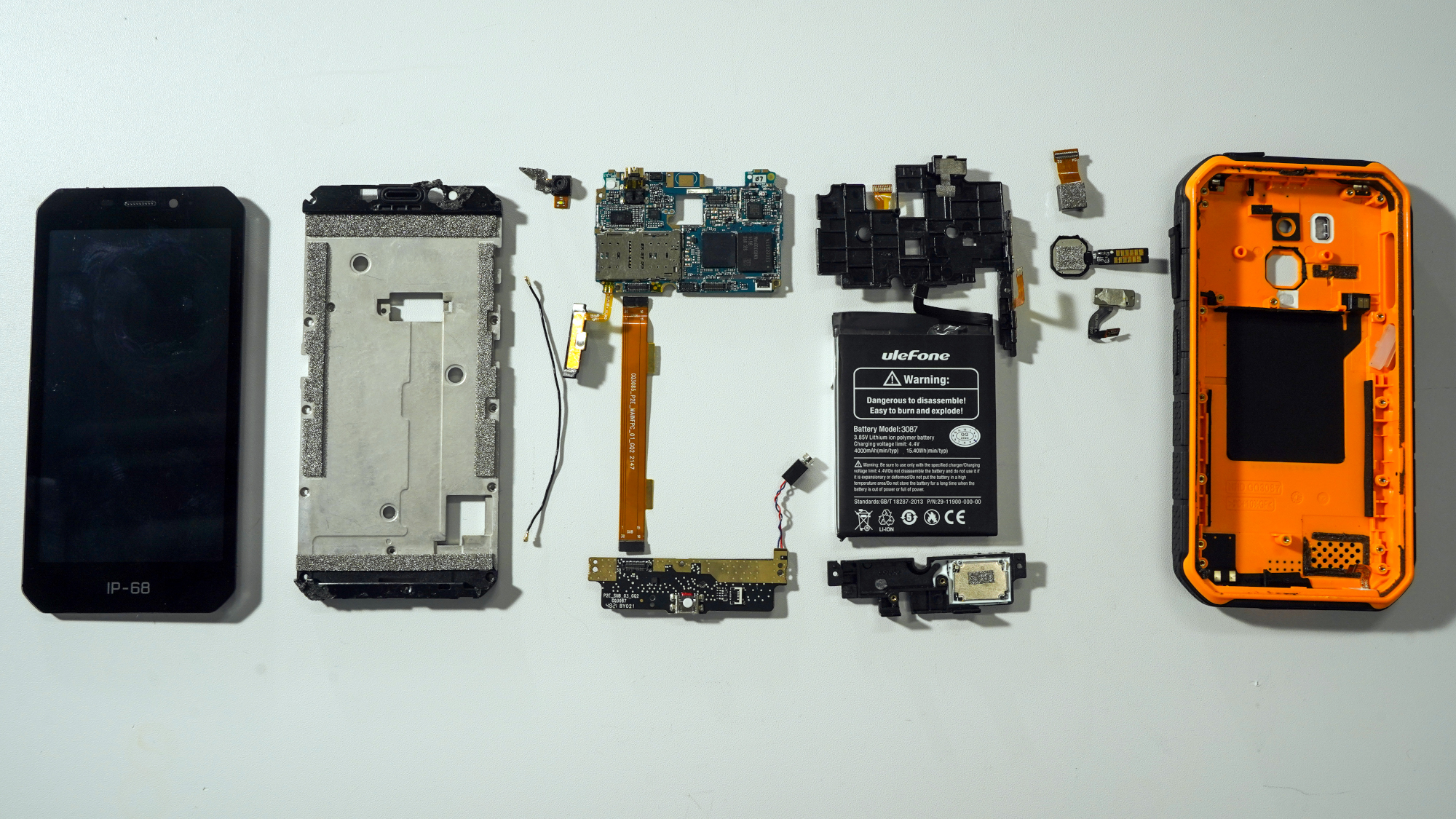 1万円台スマホ6機種分解、構造酷似も機種ごとに設計（3ページ目
