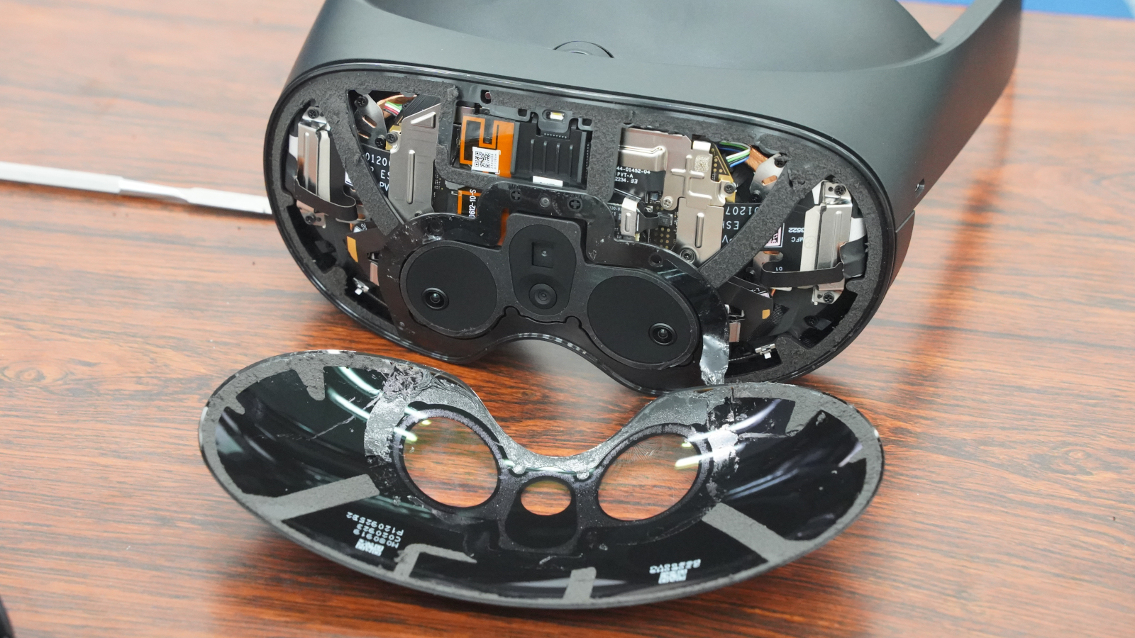  quest pro　(故障部あり) quest pro (故障部あり) iFixit Quest Pro 分解 : r/hardware