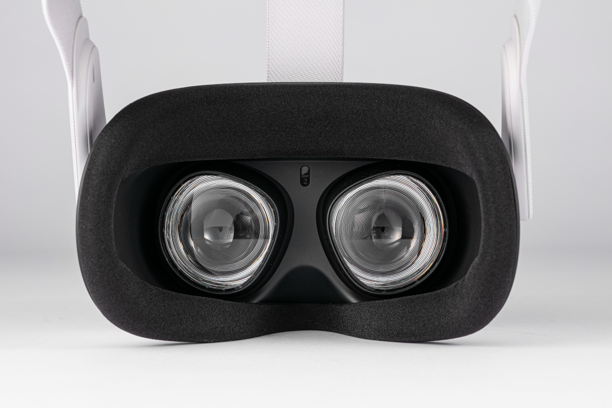 Meta Quest Pro分解、コスト度外視で「やりたい放題」な本体設計