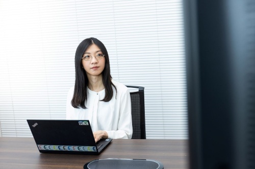 現在は在宅勤務が中心で、出社は月に3~4回ほどという(写真:木村 輝)