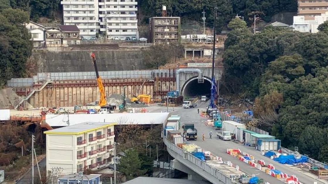 5位は「大林組JVが請求100億円上乗せ、『不要な工事中断で費用増』　広島高速訴訟」60代以上の注目トップ10