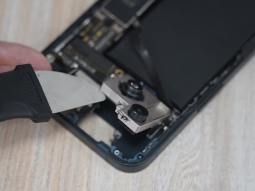 図7 背面カメラモジュールを取り外した様子