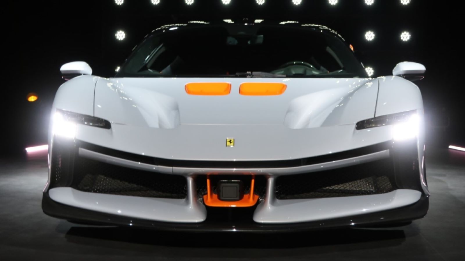 フェラーリ フェラーリ初の4人乗りシューティングブレーク「FF」は独創的な4WD