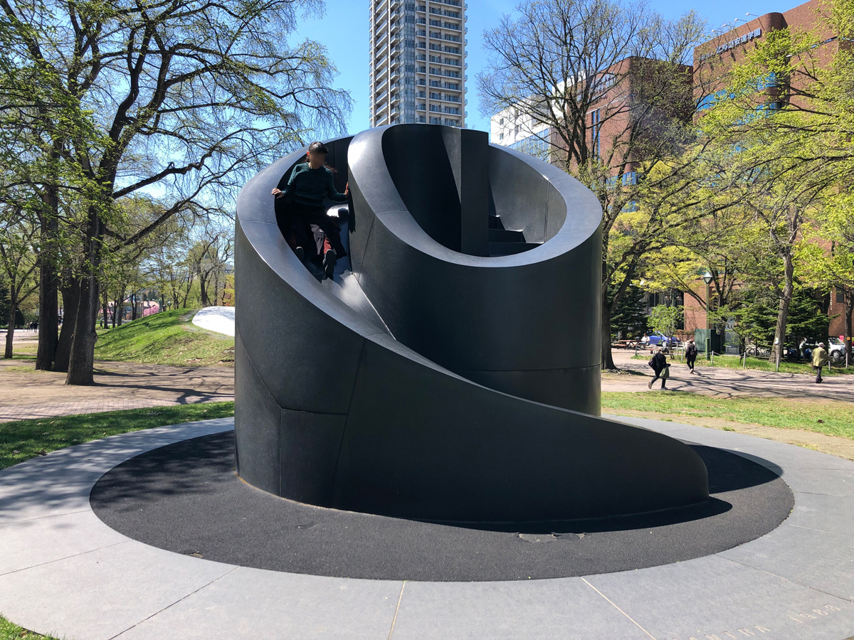 イサム・ノグチと竹山実氏の意外な関係、札幌にまつわる巨匠たちの縁