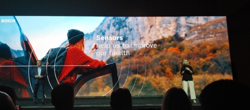 図1 プレスカンファレンスの様子