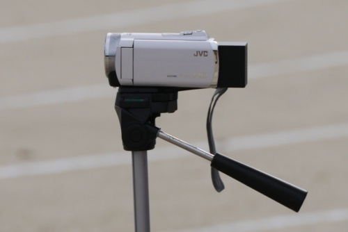 運動会などではいまだ現役で使われている家庭用ビデオカメラ