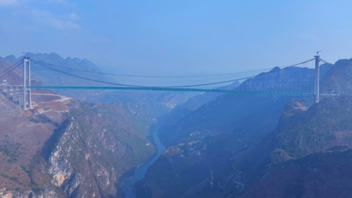 中国南西部 世界最高の大橋が運用開始 | 日経クロステック（xTECH）