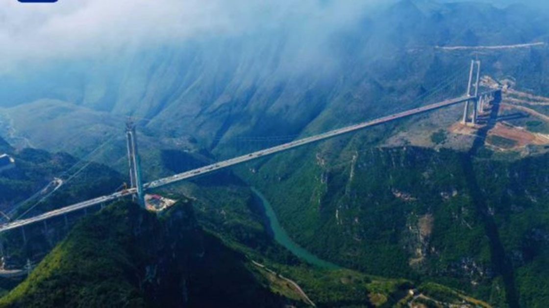 中国南西部 世界最高の大橋が運用開始 | 日経クロステック（xTECH）