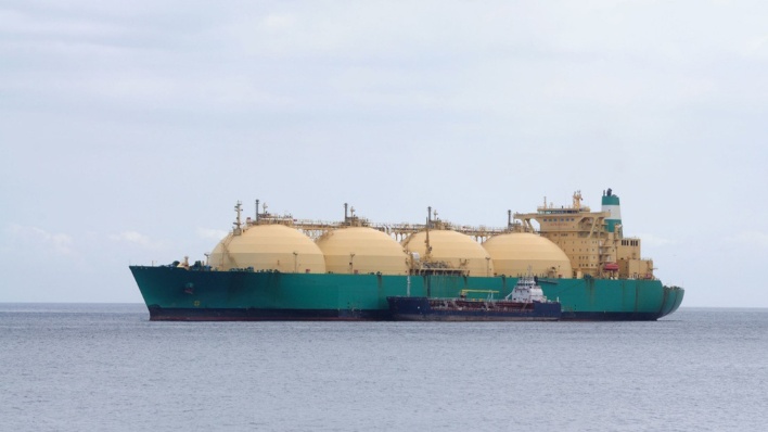 イラン攻撃でカタールがLNG生産停止、JEPXスポット市場価格への影響は?