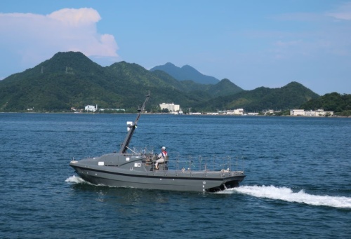 図1　海上自衛隊に納入した自律型の無人水上艇