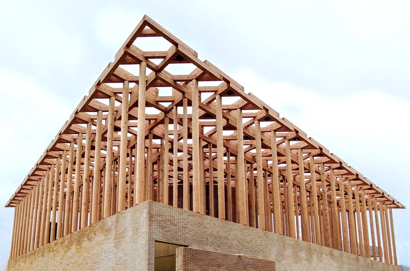 大阪・関西万博の美しい木立「ウズベキスタン館」、屋上の森は日本の