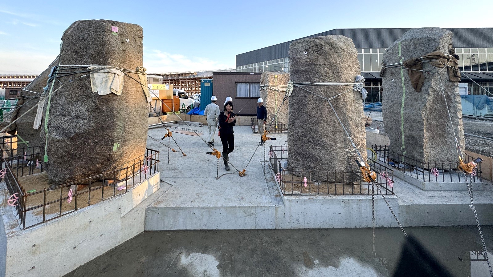 Q．「大坂城」で使われずに放置、400年後の万博で脚光浴びる石の呼称は